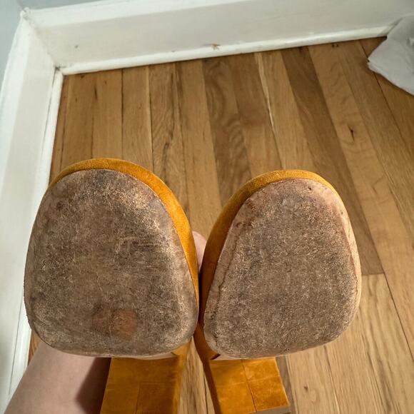 Chloé Lauren Suede Scallop Block Heel Pump 41 Tan - Picture 7 of 12